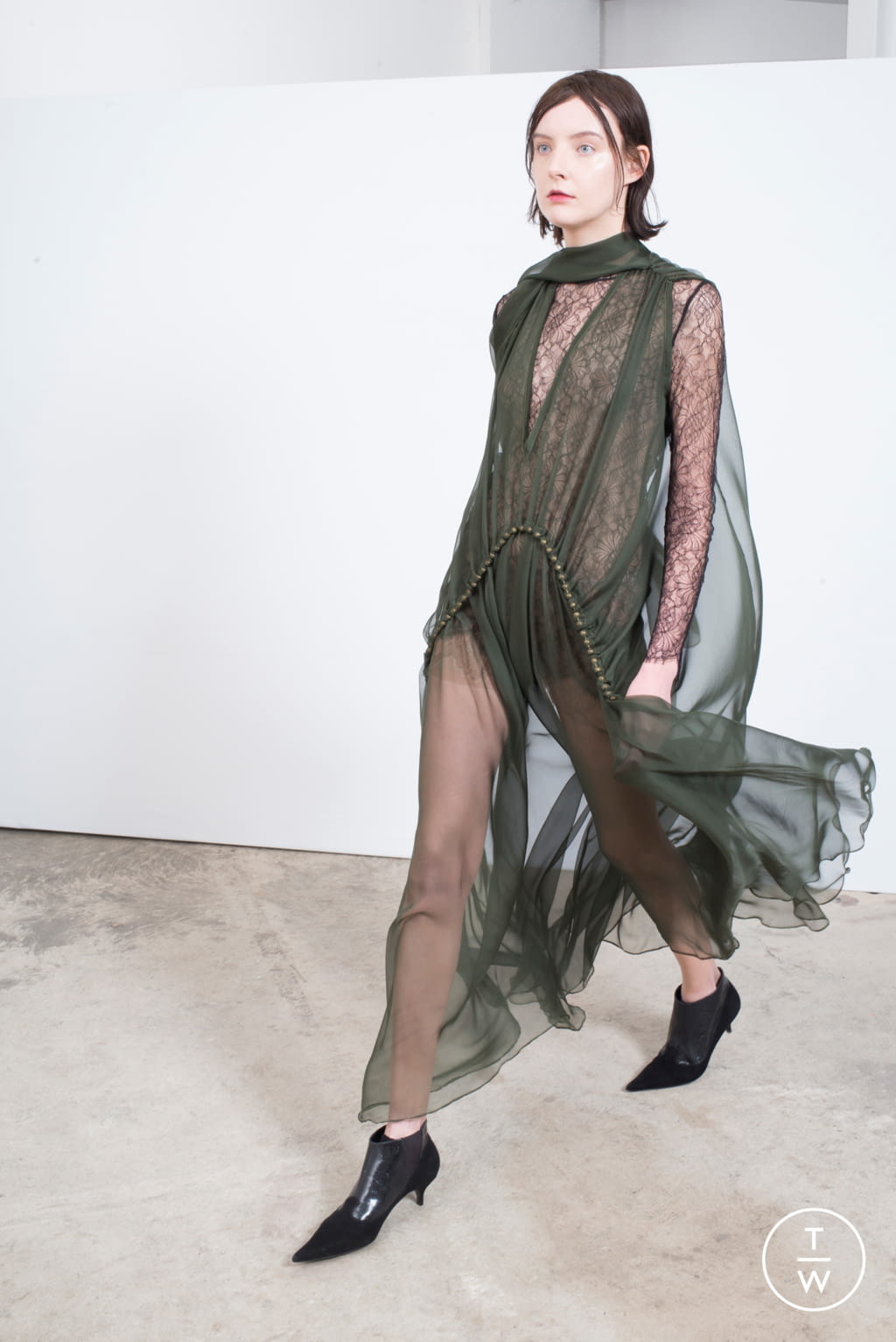 Fashion Week Paris Fall/Winter 2016 look 19 from the Sharon Wauchob collection womenswear